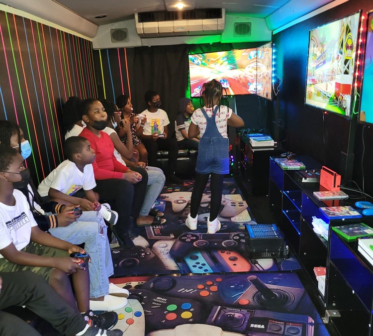 mobile-party-and-gaming-photo